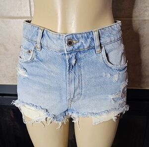 Zara Cut Off Denim Distressed Jean Shorts. Size 6.